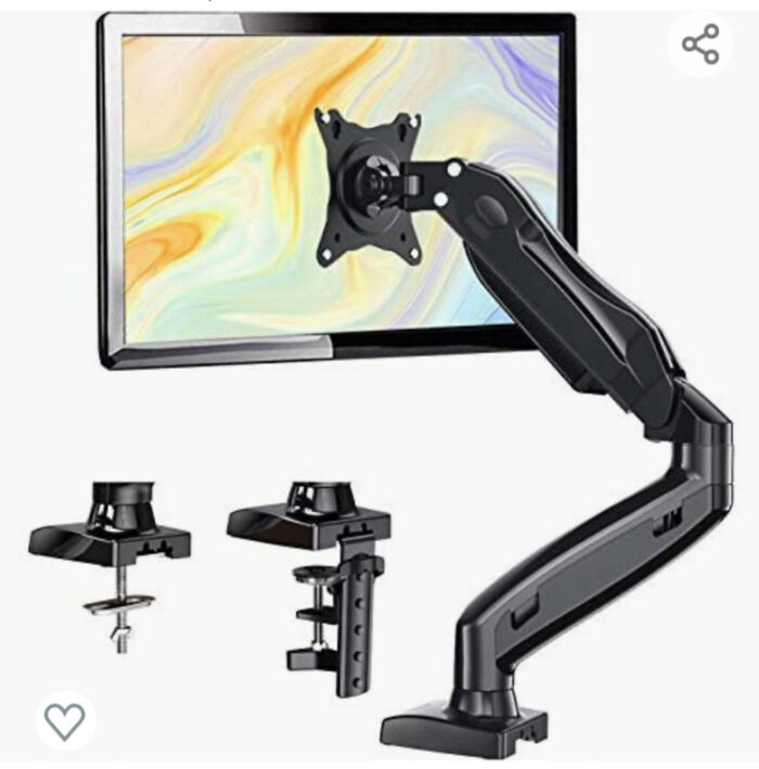 ¿Debo atornillar el soporte a la parte frontal del monitor?