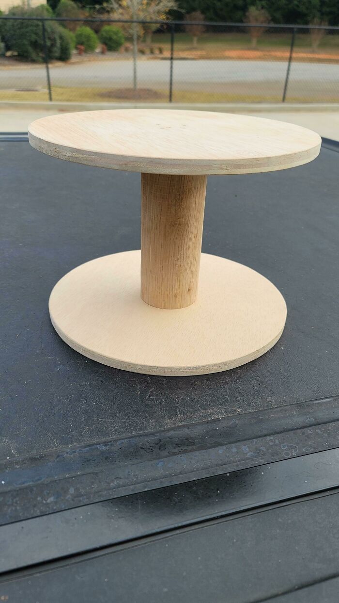 Didn't Wanna Pay $13 For An Extension Cord Reel. I'll Make My Own With $1.30 In Materials And $1,300 In Tools