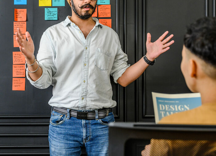 25 Qualities That Are Often Falsely Perceived As A Sign Of Intelligence, According To Folks In This Online Group