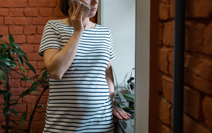 Pregnant Woman Comes Home From The Hospital To Find Her House Completely Trashed, Is Expected To Clean It All Up, Wonders If She Was Wrong To Call Mom For Help Pregnant Woman Comes Home From The Hospital To Find Her House Completely Trashed, Is Expected To Clean It All Up, Wonders If She Was Wrong To Call Mom For Help