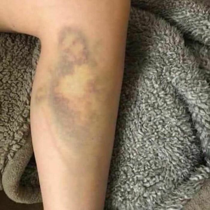 This Instagram Account Shares Pics With Little To No Context, And Here Are 40 Of The Funniest Ones