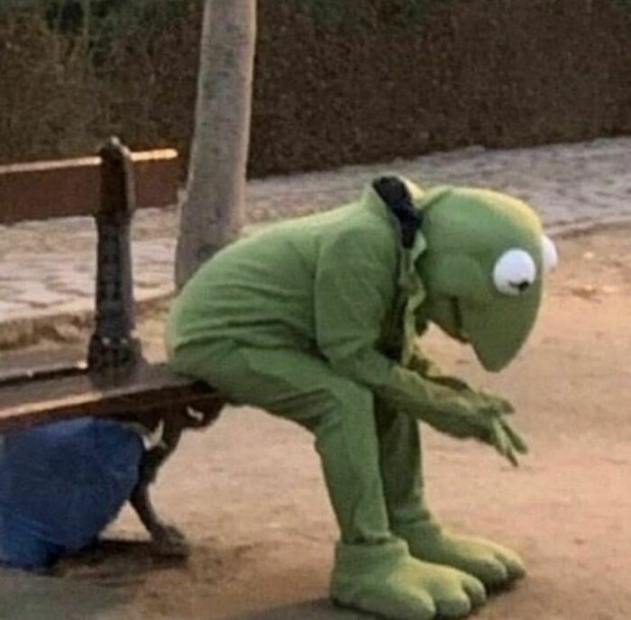 This Instagram Account Shares Pics With Little To No Context, And Here Are 40 Of The Funniest Ones