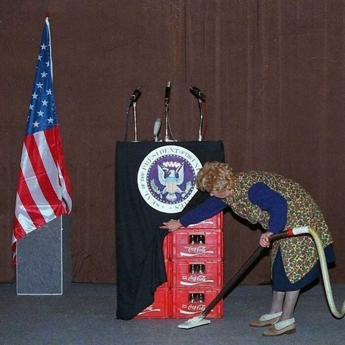 This Instagram Account Shares Pics With Little To No Context, And Here Are 40 Of The Funniest Ones