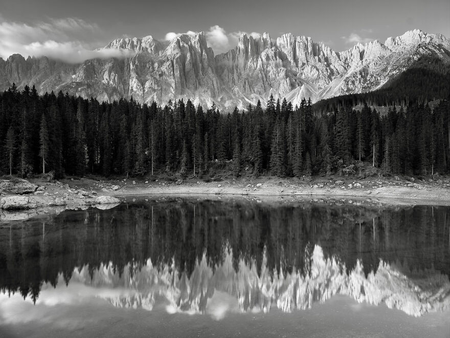 Discover The 10 Images That Won The Independent Photographer's Black And White Photography Contest 2023