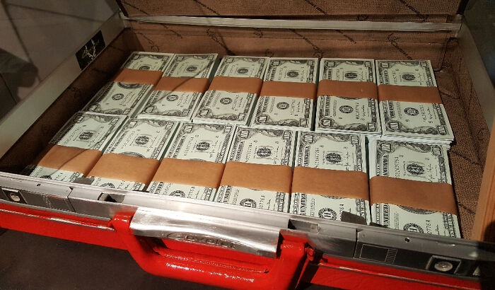 30 Hobbies Clearly Showing People Doing Them Are Insanely Rich, As Shared In This Online Community