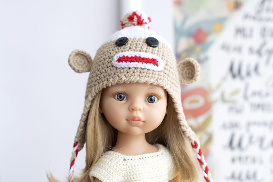 I Make Clothes, Shoes And Accessories For Dolls.