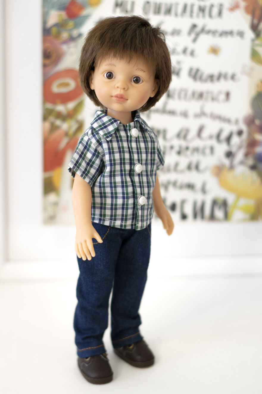I Make Clothes, Shoes And Accessories For Dolls.