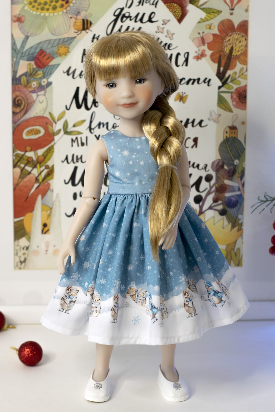 I Make Clothes, Shoes And Accessories For Dolls.