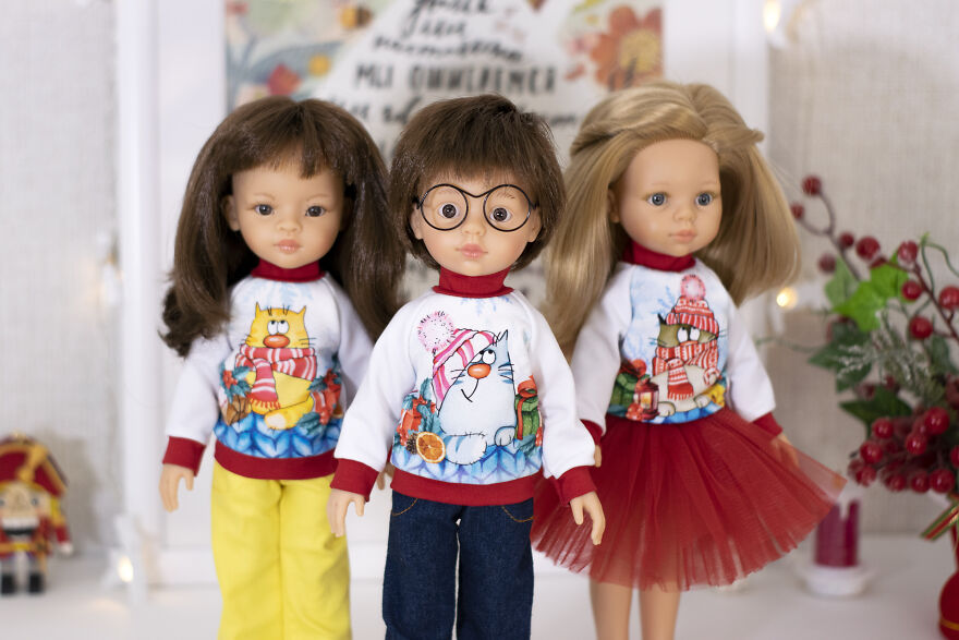 I Make Clothes, Shoes And Accessories For Dolls.