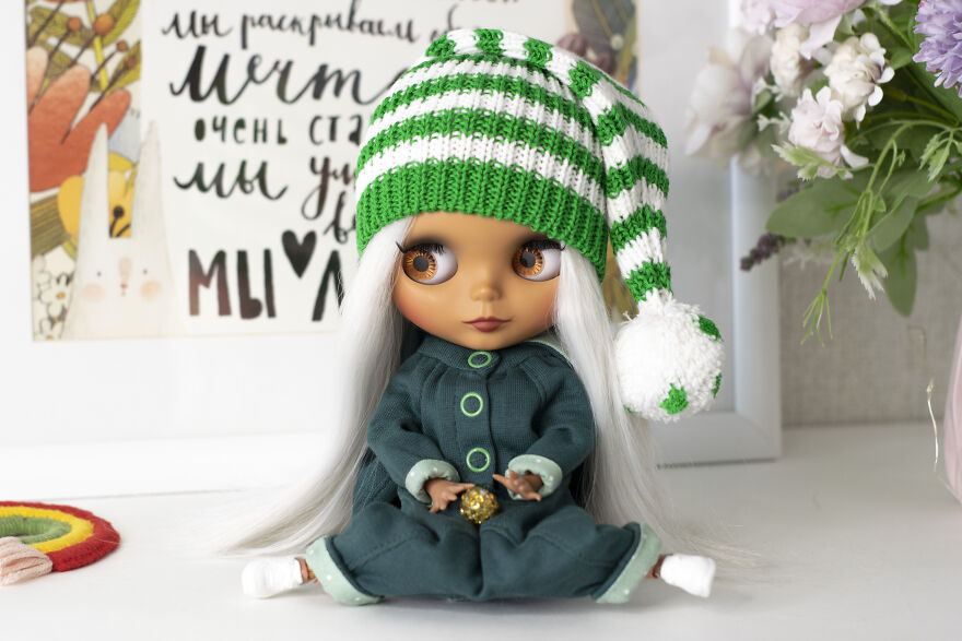 I Make Clothes, Shoes And Accessories For Dolls.
