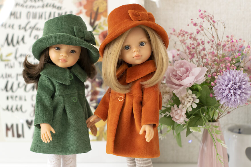 I Make Clothes, Shoes And Accessories For Dolls.
