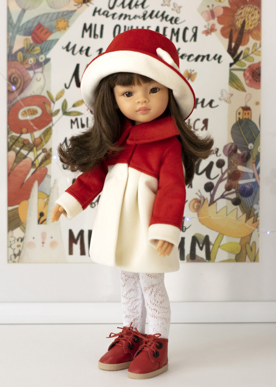 I Make Clothes, Shoes And Accessories For Dolls.