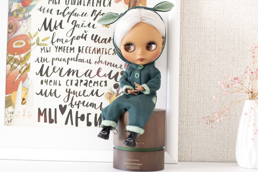 I Make Clothes, Shoes And Accessories For Dolls.