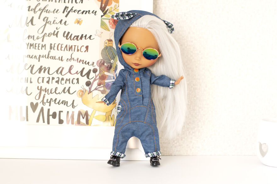 I Make Clothes, Shoes And Accessories For Dolls.
