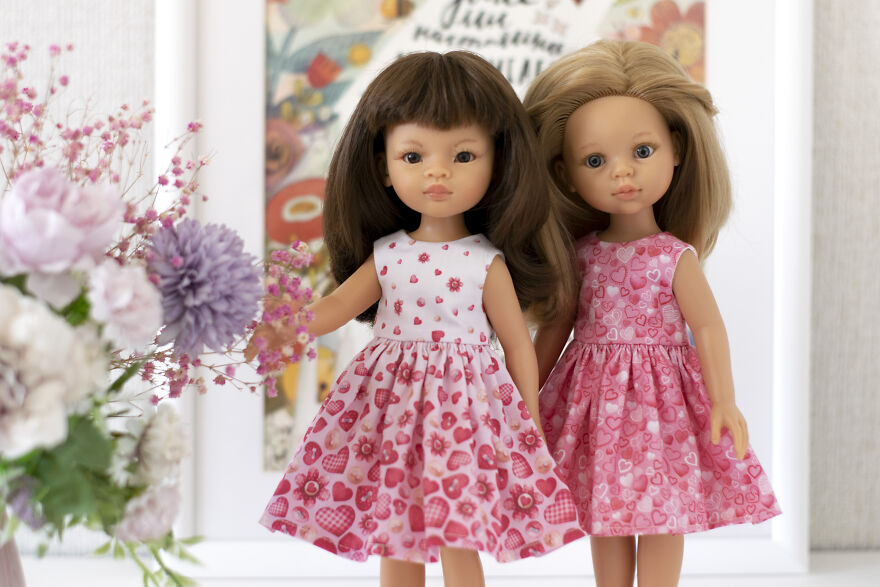 I Make Clothes, Shoes And Accessories For Dolls.