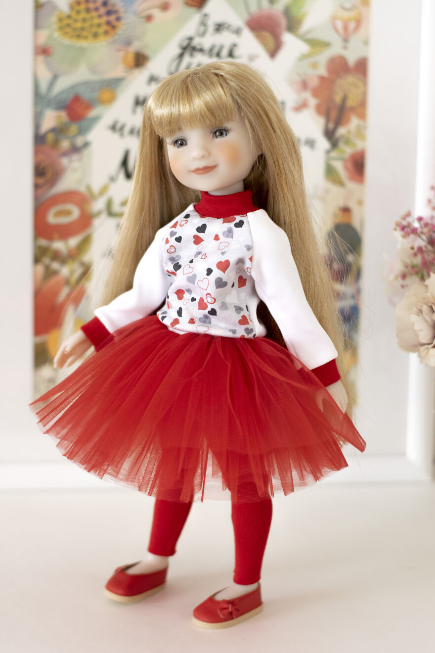 I Make Clothes, Shoes And Accessories For Dolls.