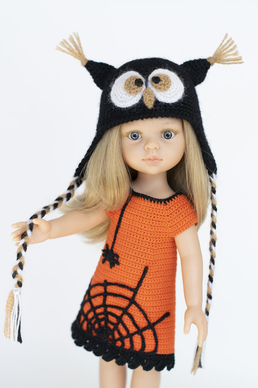 I Make Clothes, Shoes And Accessories For Dolls.