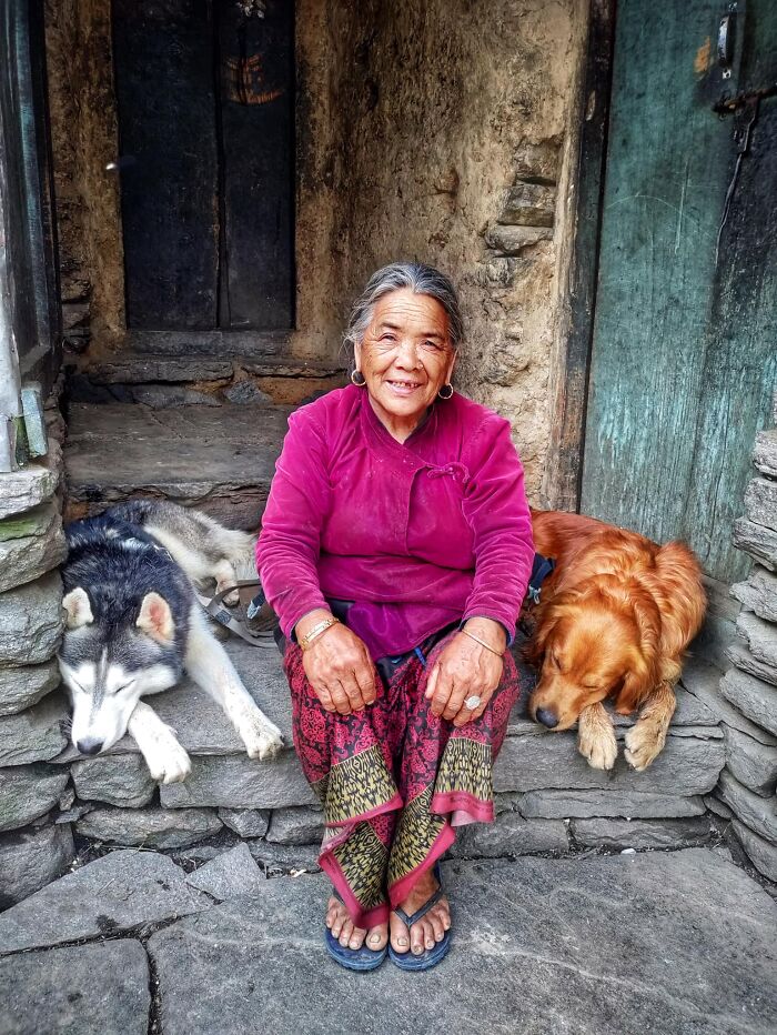 See How I Spent 18 Days Hiking Through Manaslu Circuit Together With My Dogs