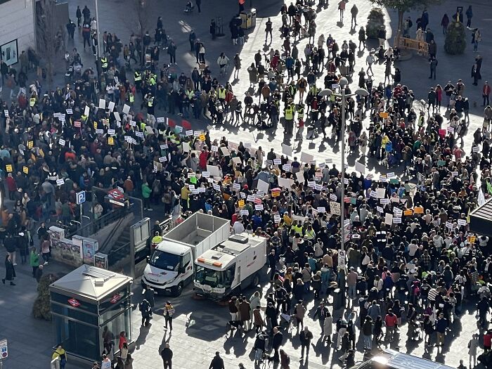 I Photographed Thousands Of People Protesting Against Animal Rights Bill In Spain To Spread Awareness