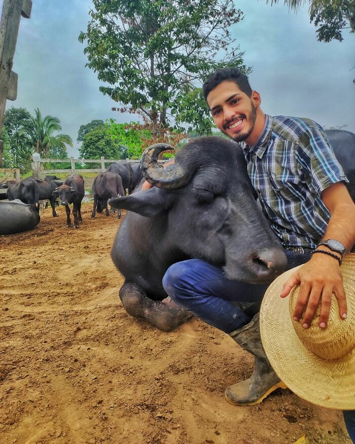 This Man From Brazil Who Lives On A Farm Shares A Beautiful Bond With A Rescued Capybara