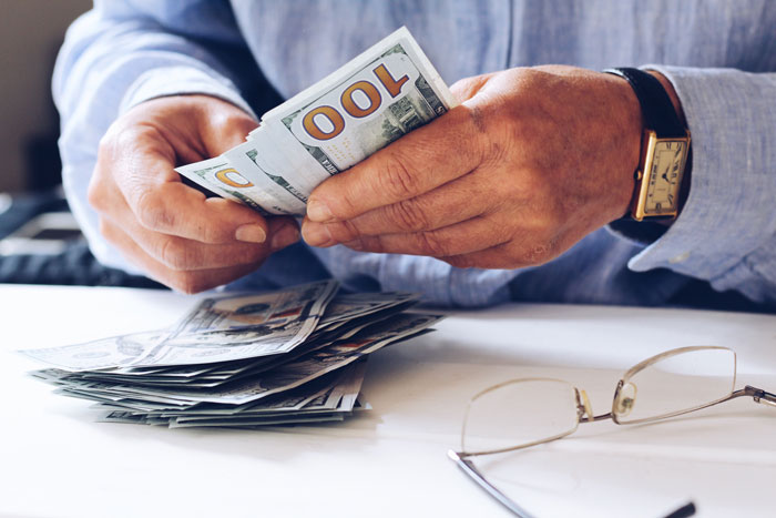 “You Have To Use Your Vacation Days”: Employee Makes Company Backpedal After Saying They Can’t Cash In Their Unused Vacation Days “You Have To Use Your Vacation Days”: Employee Makes Company Backpedal After Saying They Can’t Cash In Their Unused Vacation Days