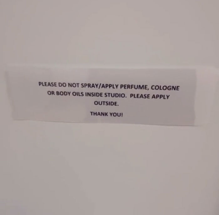 Airbnb Guest Can't Believe The Number Of Restrictions Plastered All Over The Property, Records A Virtual Tour Airbnb Guest Can't Believe The Number Of Restrictions Plastered All Over The Property, Records A Virtual Tour