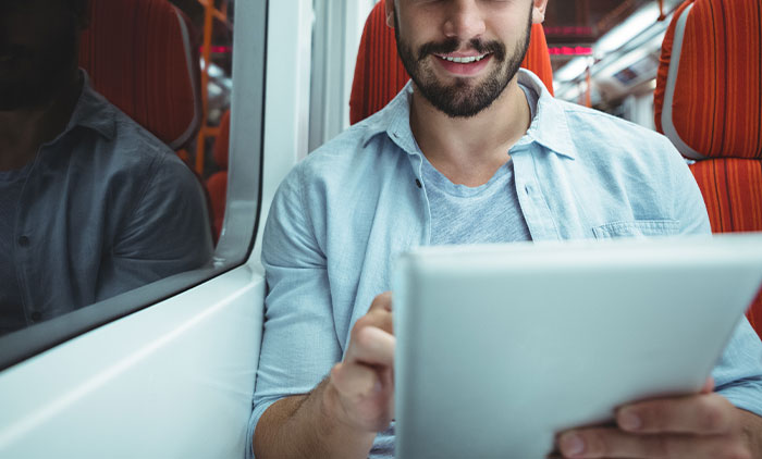 Traveler Who Reserved A Seat In The Quiet Area Of A Train Finds A Brilliant Way To Get Rid Of A Passenger Who Was Blasting “Friends” Out Loud