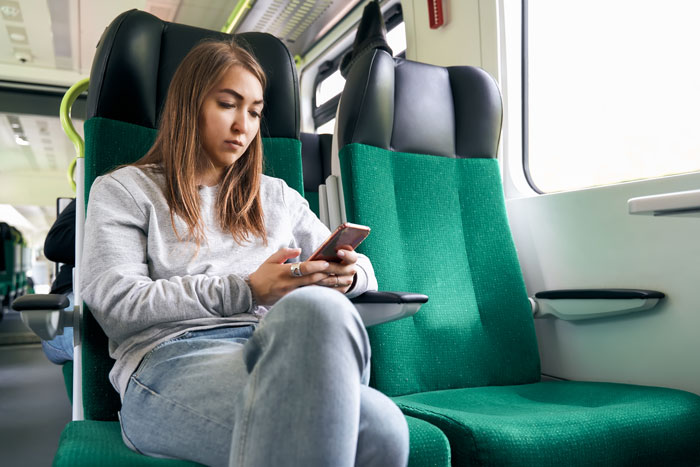 Traveler Who Reserved A Seat In The Quiet Area Of A Train Finds A Brilliant Way To Get Rid Of A Passenger Who Was Blasting &ldquo;Friends&rdquo; Out Loud