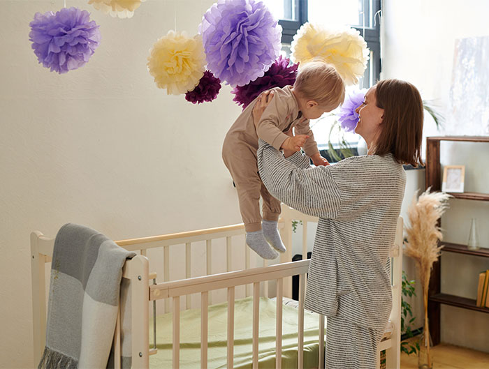 14-Year-Old Babysitter Calls The Police After The Parents Are Gone For 3 Extra Hours, Cops Find Them At Their Friend's House And They're Not Happy