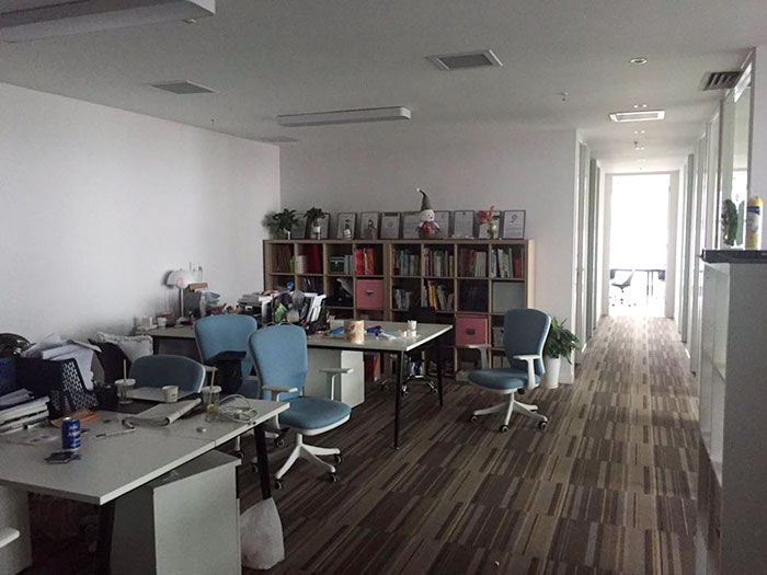 I Walked To Work In A Thunderstorm, But My Boss Forgot To Tell Me We All Have Today Off