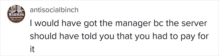 Woman Is Confused About Getting Charged A $25 &ldquo;Cake Cut&rdquo; Fee And Not Being Told About It In Advance