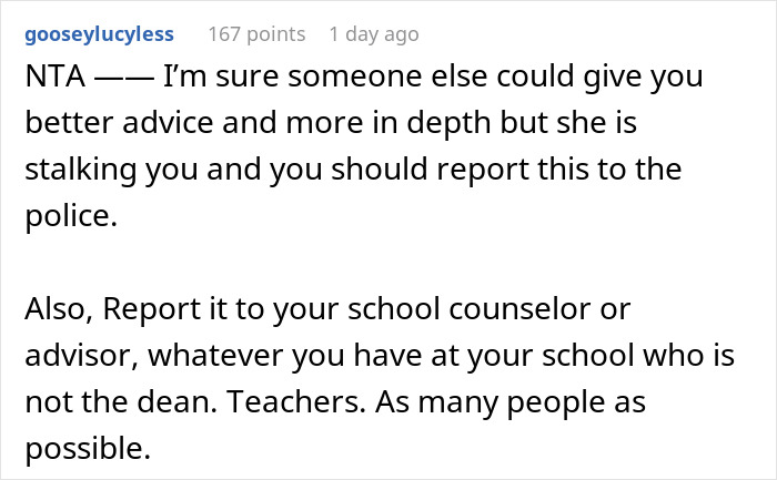 Guy Throws Away Cupcakes Sent By 18 Y.O. Obsessed Woman, Gets Called A Jerk Guy Throws Away Cupcakes Sent By 18 Y.O. Obsessed Woman, Gets Called A Jerk