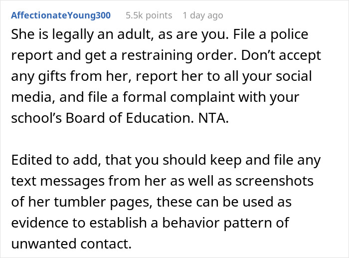 Guy Throws Away Cupcakes Sent By 18 Y.O. Obsessed Woman, Gets Called A Jerk Guy Throws Away Cupcakes Sent By 18 Y.O. Obsessed Woman, Gets Called A Jerk