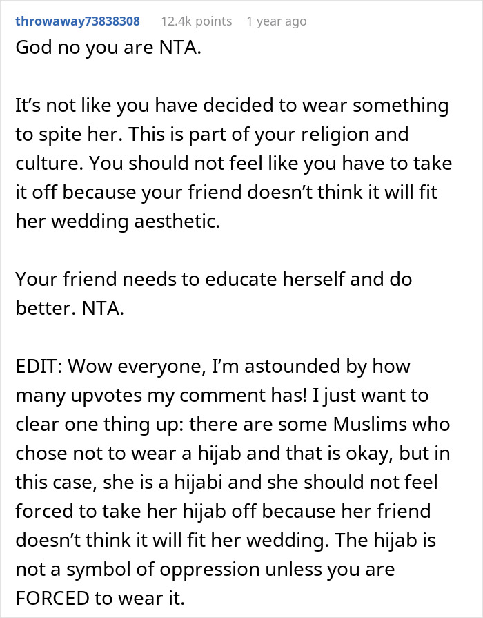 Muslim Bridesmaid Asks If She's A Jerk For Not Compromising And Keeping Her Hijab On For Her Friend's Wedding
