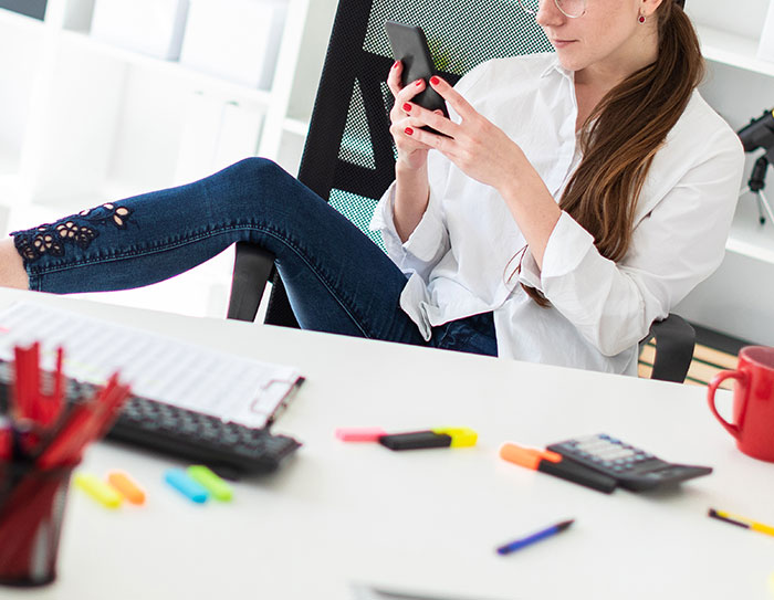 Man Is Shocked To Receive Call From HR Asking For A Reference Check On Notoriously Lazy Ex-Coworker, Doesn&rsquo;t Hold Back
