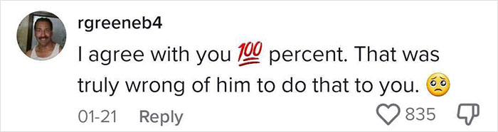 "I'm At A Place Of Employment, Not Here To Play": Server Shuts Down Customer Who Tried To Turn His Tip Into Content For Their Video