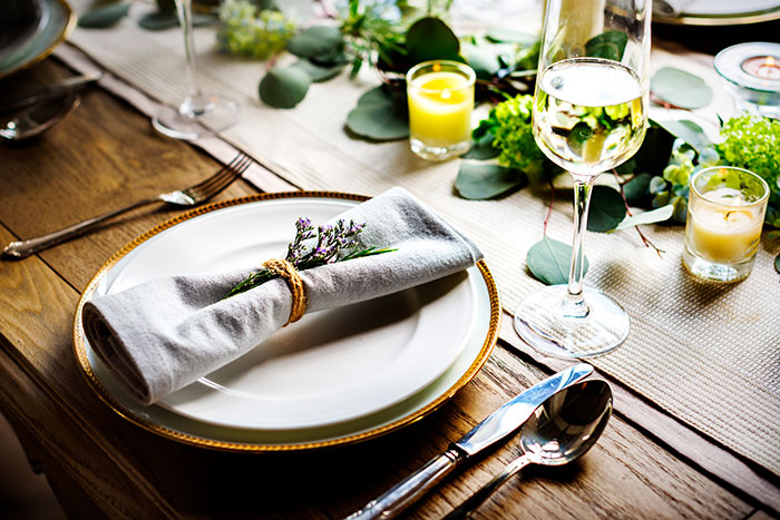 Daughter Uninvites Her Dad And His GF From Her Wedding After They Demand Everything Is Vegan, From Food To The Guests' Shoes