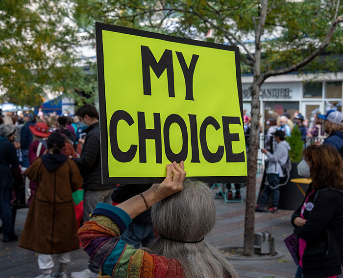 The Internet Backs This Doctor Who Gave Anti-Vax Friend A Reality Check After She Wouldn't Stop Calling Her About Her Sick Kids The Internet Backs This Doctor Who Gave Anti-Vax Friend A Reality Check After She Wouldn't Stop Calling Her About Her Sick Kids