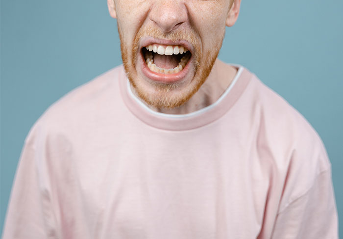 Guy Insists His Fianc&eacute;e Wear A Red Wedding Dress As She's Not A Virgin And Would Be "Deceiving Guests", Gets Dumped Instead