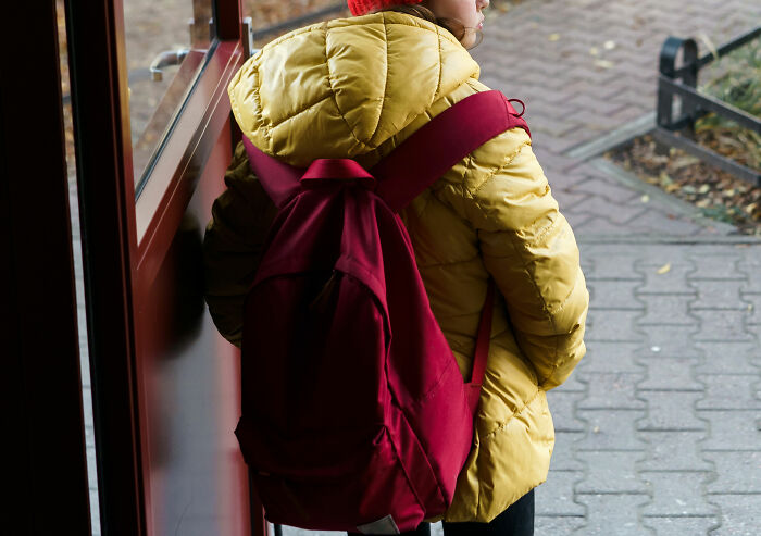 35 People Share The Dumbest And Most Infuriating Rules Their School Or Workplace Made Up