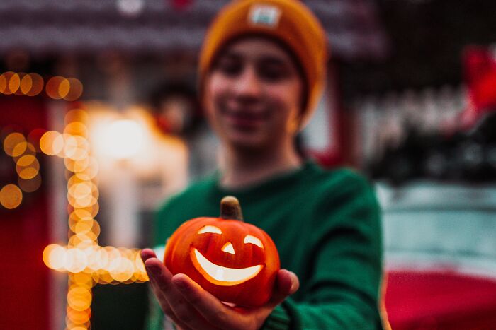 35 People Share The Dumbest And Most Infuriating Rules Their School Or Workplace Made Up