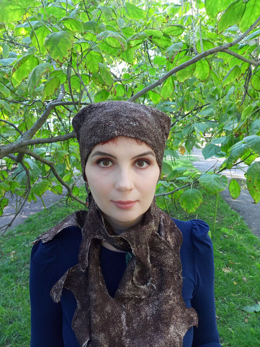 Wool Hat, Scarf And Mittens Dwarven Bronze