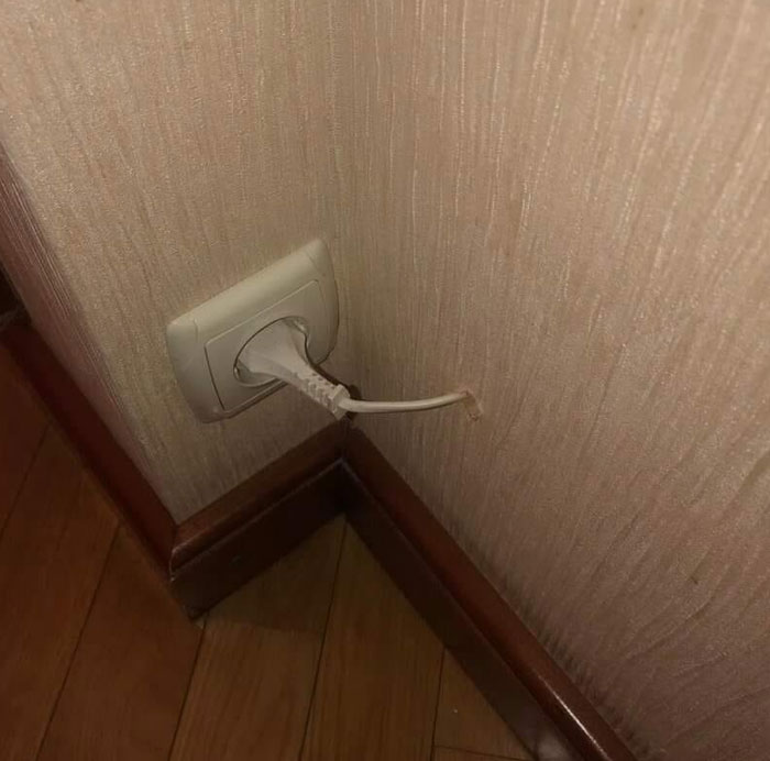 Images-With-No-Context