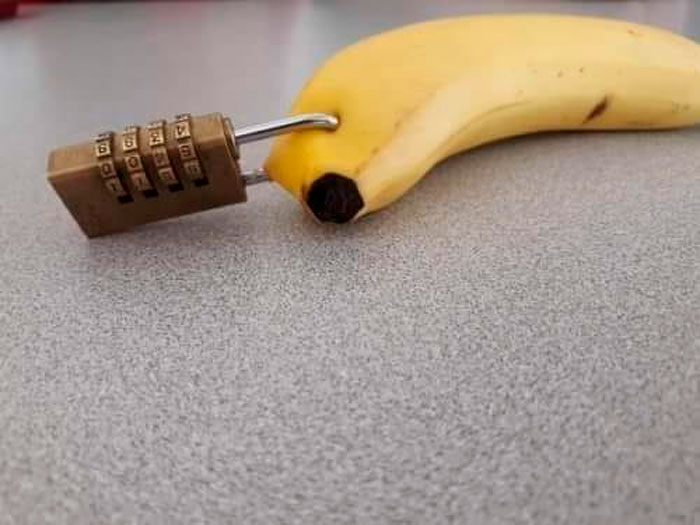 Images-With-No-Context