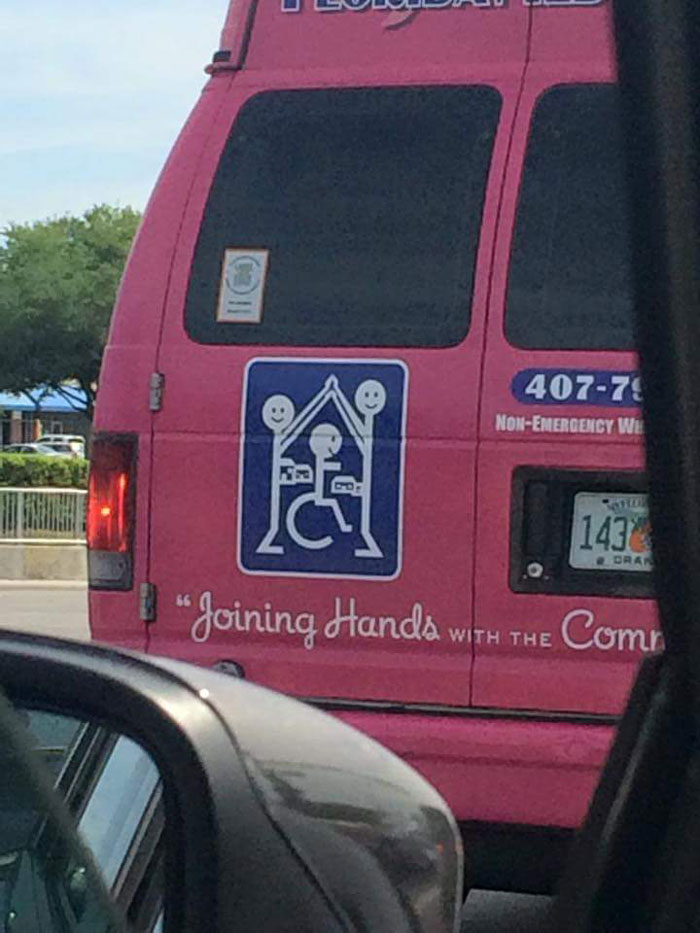 En serio necesitan un nuevo logo