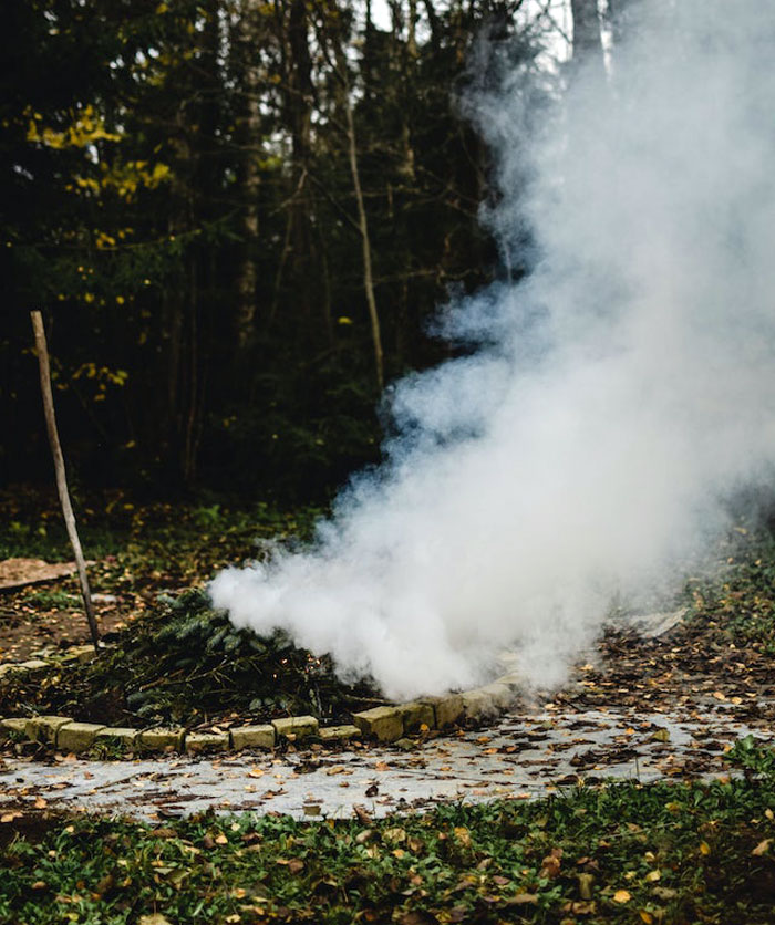 Man Buys The Rights To His Neighbors' Leaves To Mess With Leaf Collection Company's Ridiculous Rules By Building A Giant Pile Man Buys The Rights To His Neighbors' Leaves To Mess With Leaf Collection Company's Ridiculous Rules By Building A Giant Pile