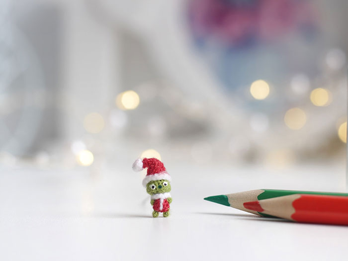 I Make Micro Crochet Toys That Fit In A Tiny Glass Bottle (35 Pics)