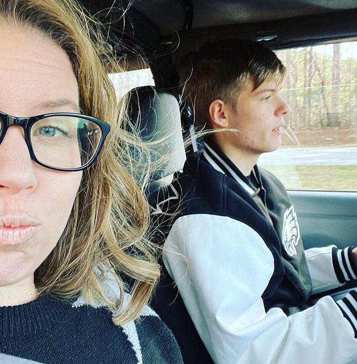 Son Tips $10 After Eating For $104, His Mom Is Furious And Sends Him Back