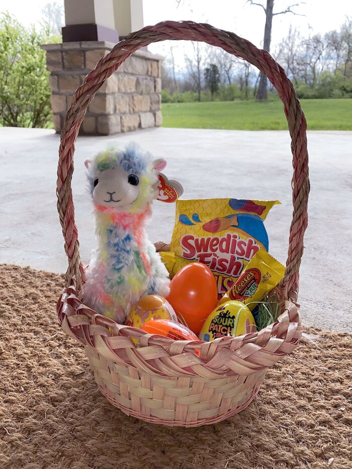 Got A Cryptic Text From Mom Today To Look At My Porch. My Siblings And I Are All Adults Now, But Still Mom Never Misses Easter