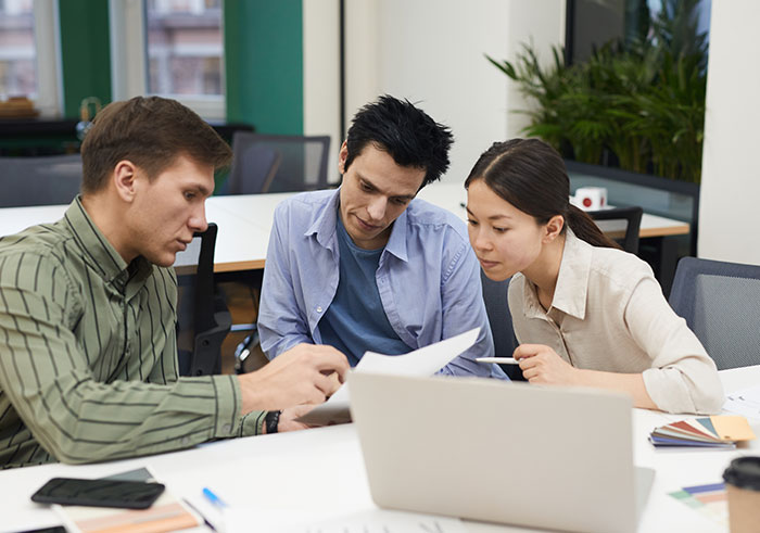 20 Personas cuentan lo que les hizo renunciar en su primer día de trabajo